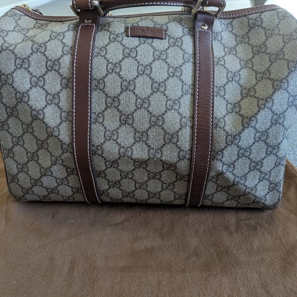 Gucci GG Monogram Medium Joy Boston Bag in Tan. - Picture 12 of 13